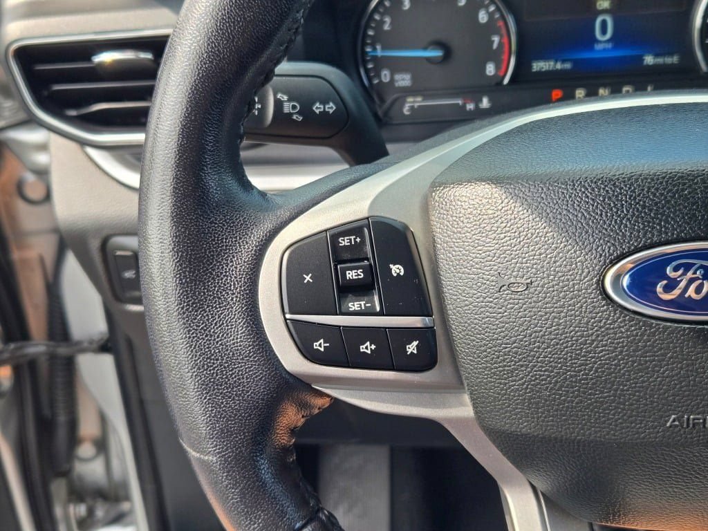 Used 2023 Ford Explorer XLT w/ Equipment Group 202A AWD/4WD image 33