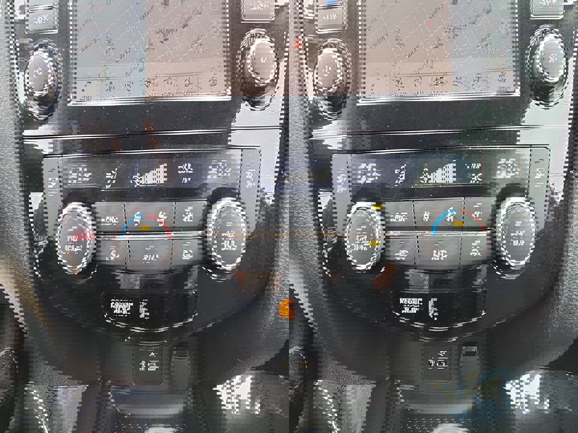 Used 2018 Nissan Rogue SV w/ Sun & Sound Touring Package image 17