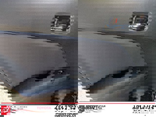 Used 2017 Toyota Prius Prime Premium image 30