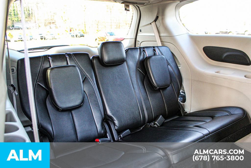 Used 2024 Chrysler Pacifica Touring-L image 22