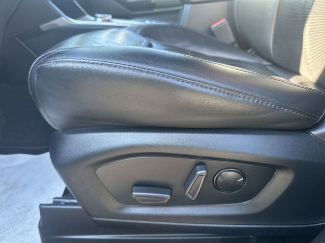 Used 2023 Ford Explorer Platinum w/ Technology Package image 16