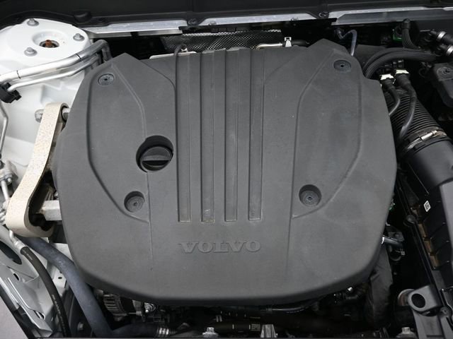 Used 2023 Volvo XC60 B5 Ultimate w/ Climate Package image 37