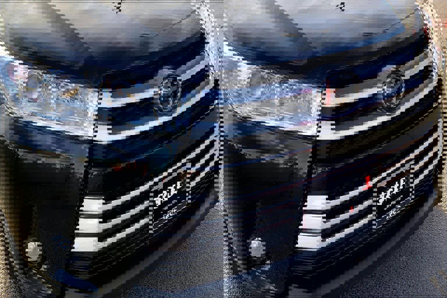 Used 2019 Toyota Highlander XLE image 30