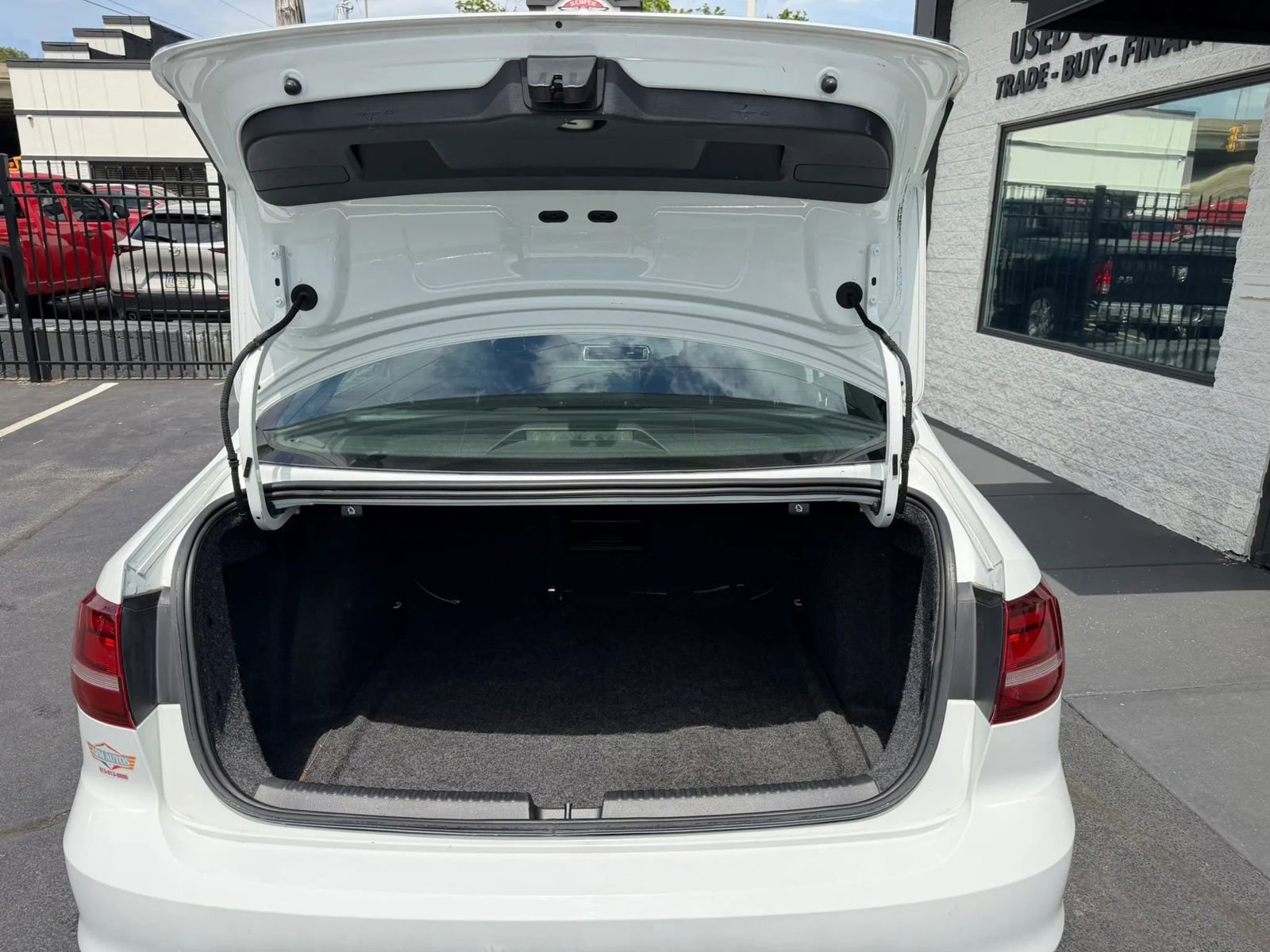 Used 2017 Volkswagen Jetta SEL FWD image 20
