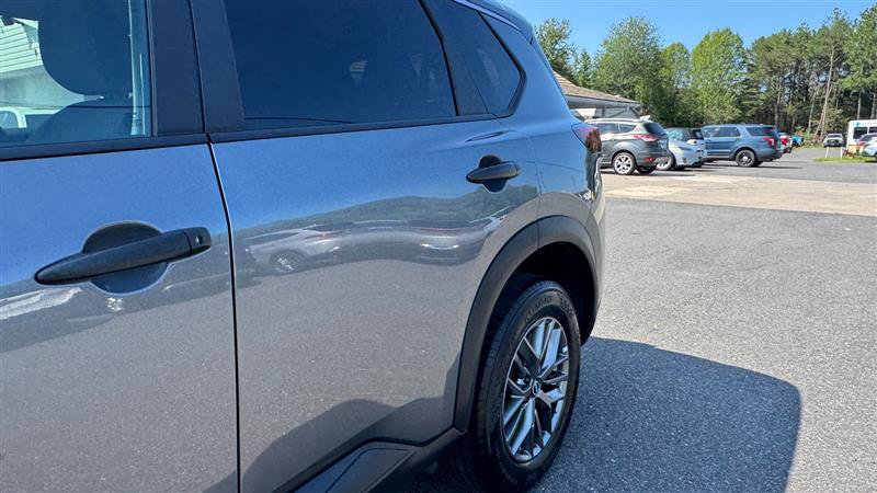 Used 2024 Nissan Rogue S AWD/4WD image 14