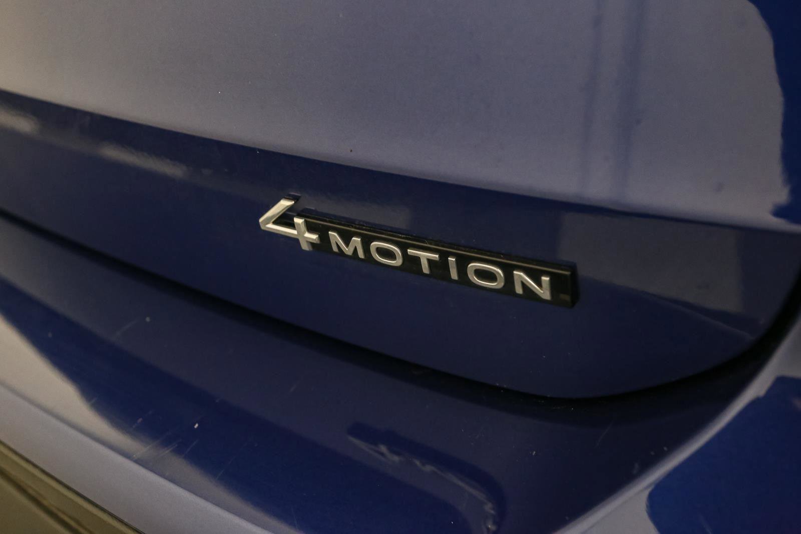 Certified 2024 Volkswagen Taos SEL image 14