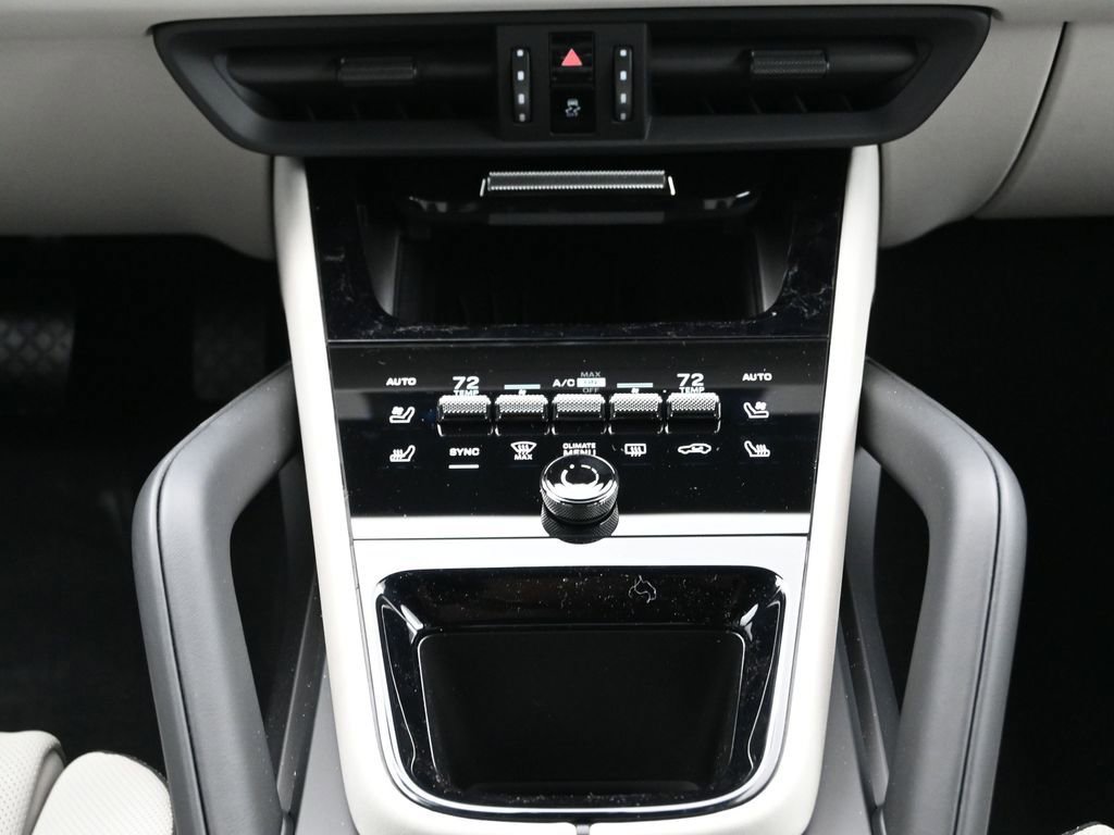 New 2026 Porsche Cayenne Coupe image 23