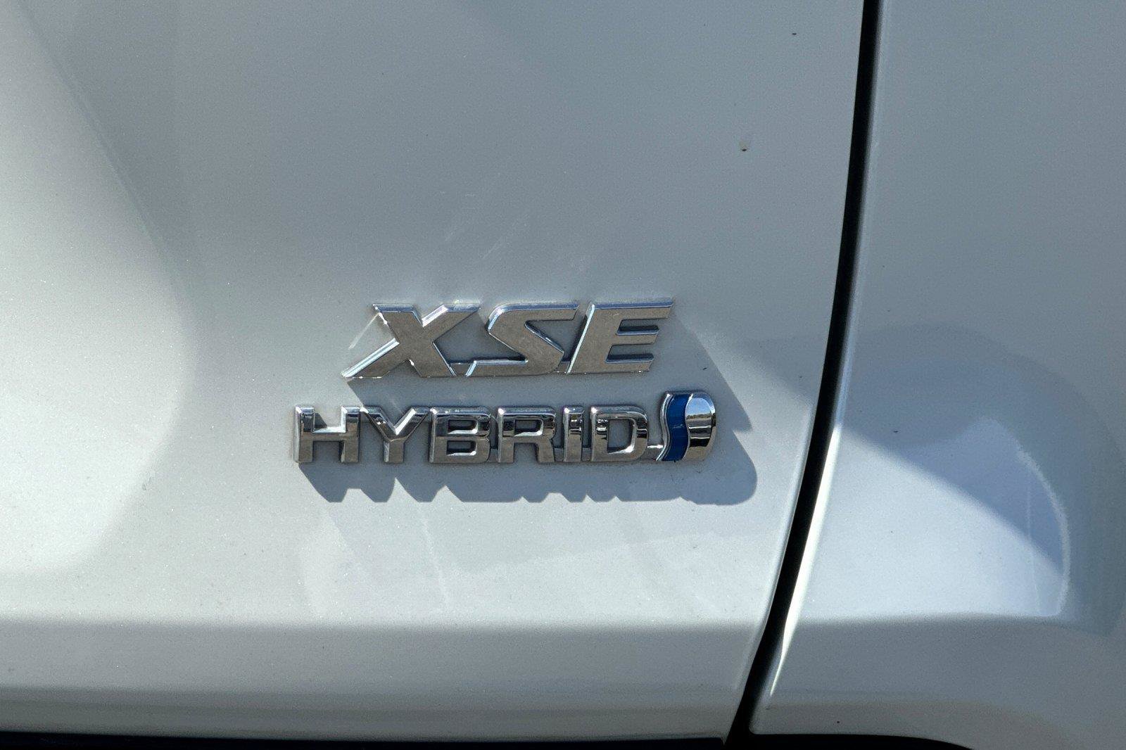 Used 2019 Toyota RAV4 XSE w/ Carpet Mat Package AWD/4WD image 27