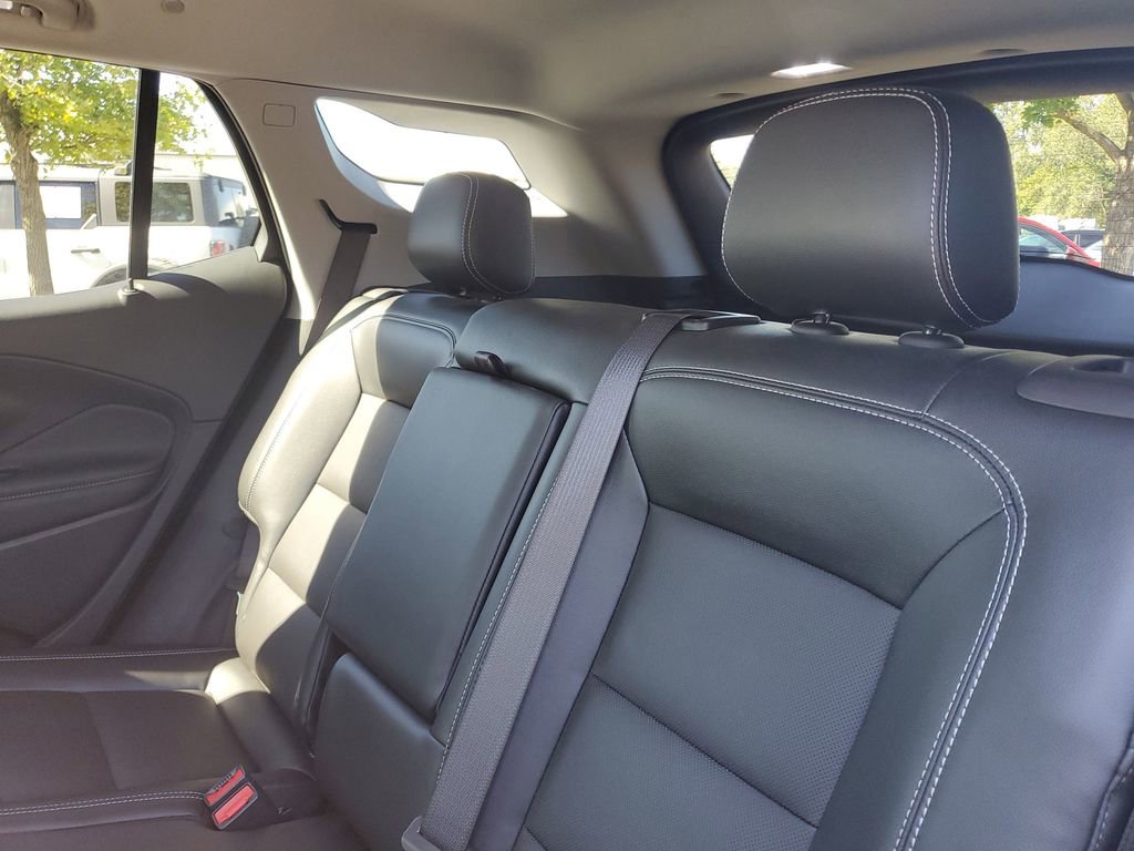 Used 2024 GMC Terrain SLT w/ LPO, Floor Liner Package image 28