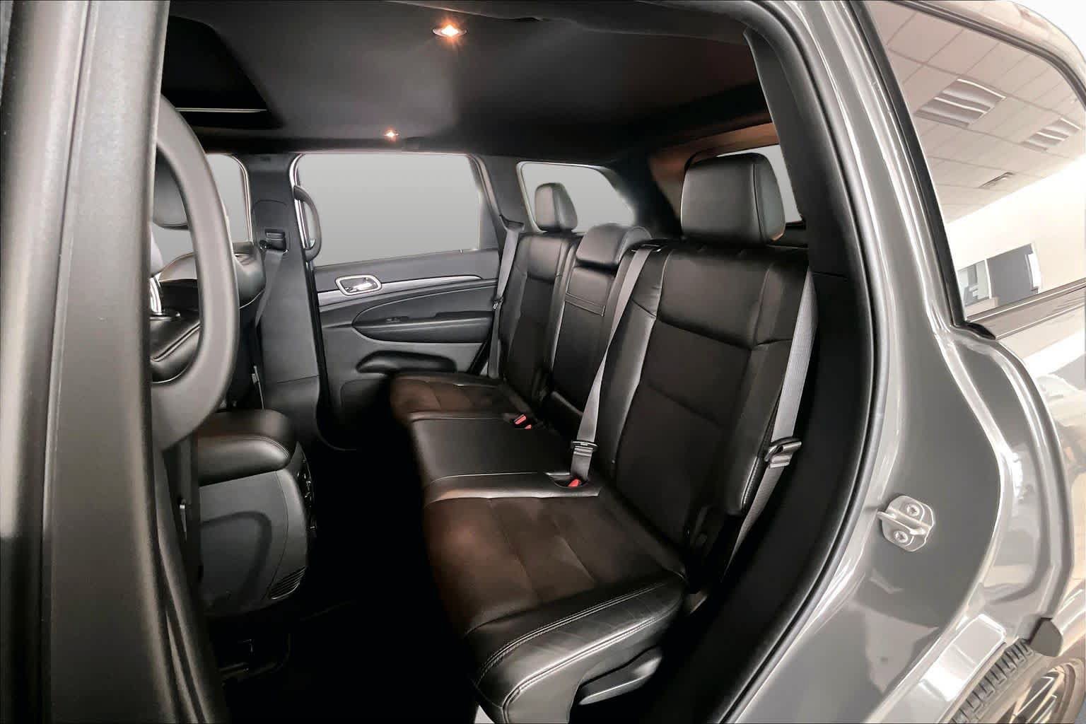 Used 2020 Jeep Grand Cherokee Altitude RWD image 18