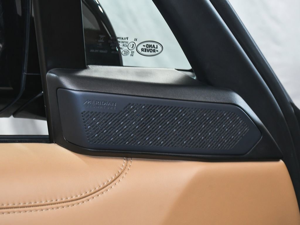 Used 2024 Land Rover Range Rover Autobiography image 11