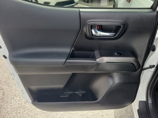 Used 2022 Toyota Tacoma TRD Off-Road w/ Technology Package image 9