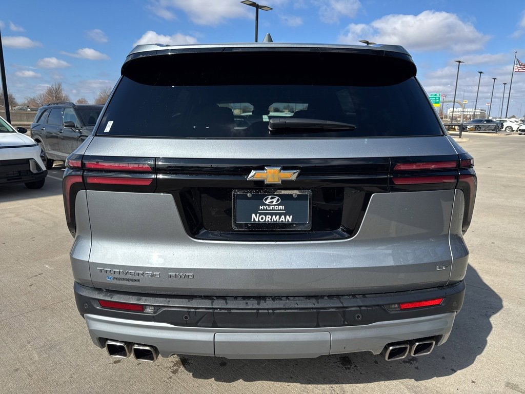 Used 2024 Chevrolet Traverse LT image 5