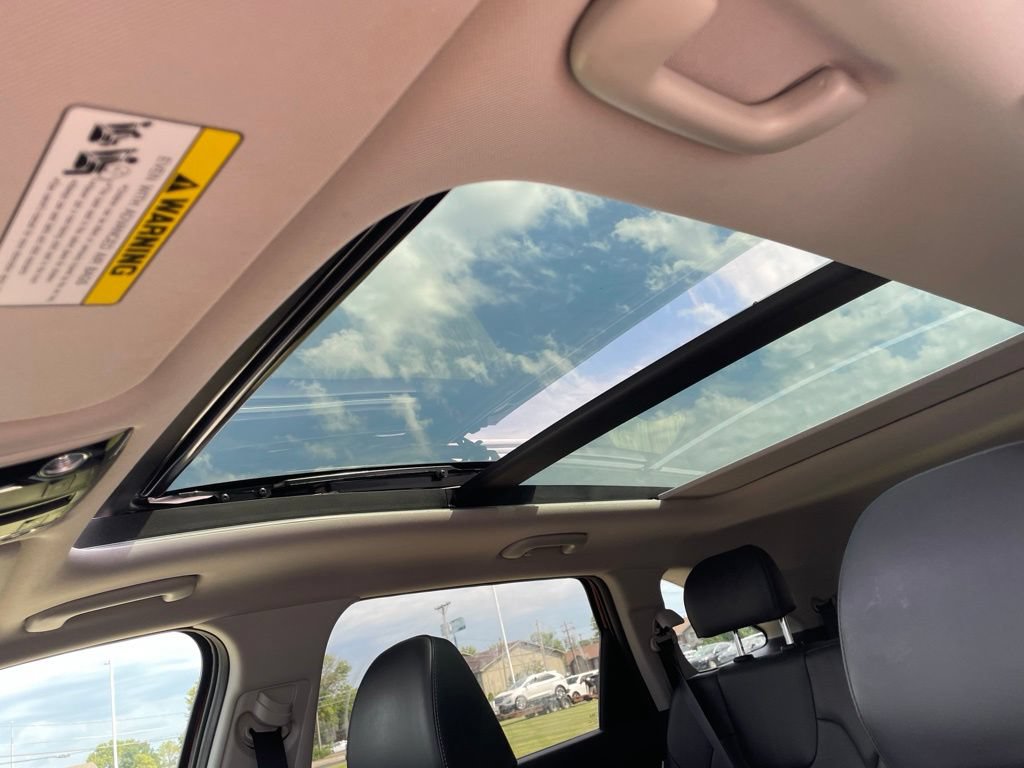 Used 2024 Kia Sorento S w/ Panoramic Sunroof Package AWD/4WD image 10