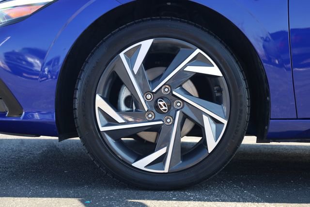 Used 2024 Hyundai Elantra SEL w/ Convenience Package image 9