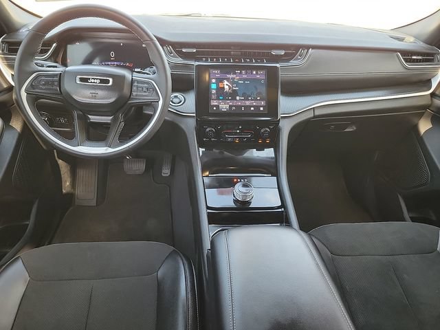 Used 2023 Jeep Grand Cherokee Altitude AWD/4WD image 9