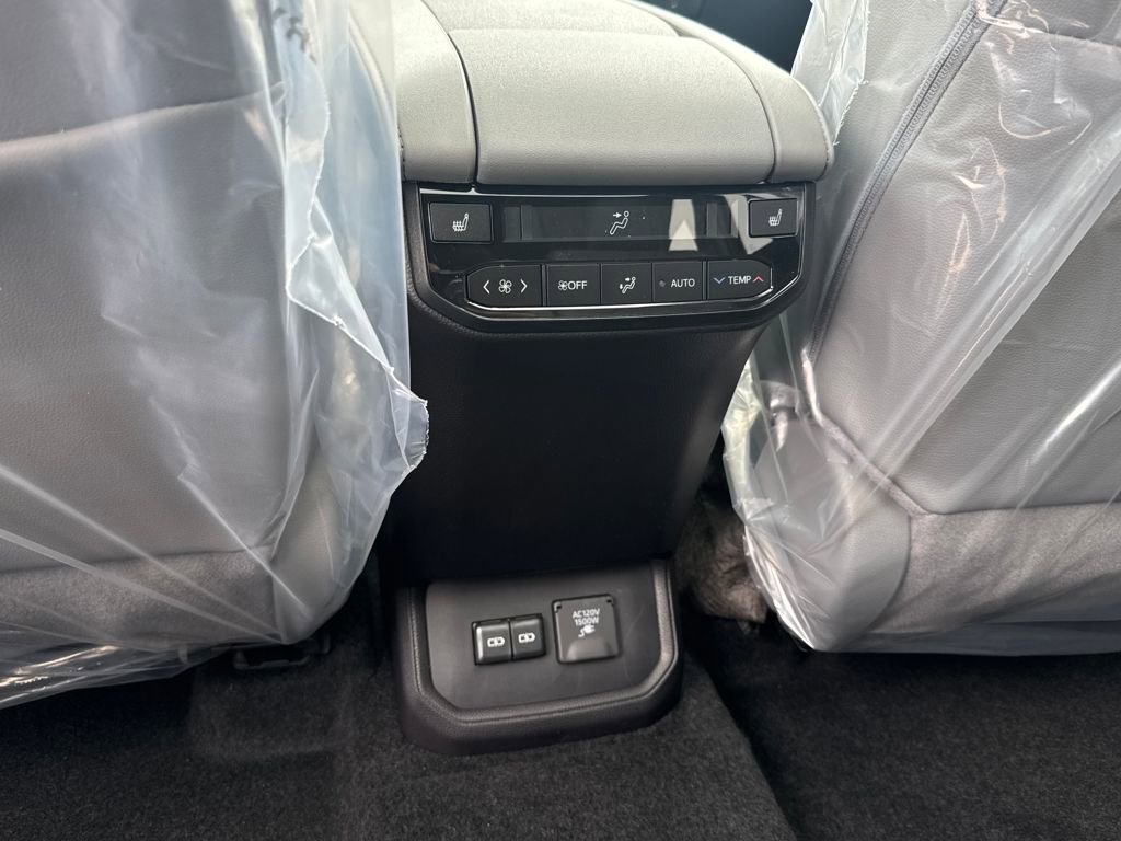 New 2026 Toyota Highlander Platinum image 16