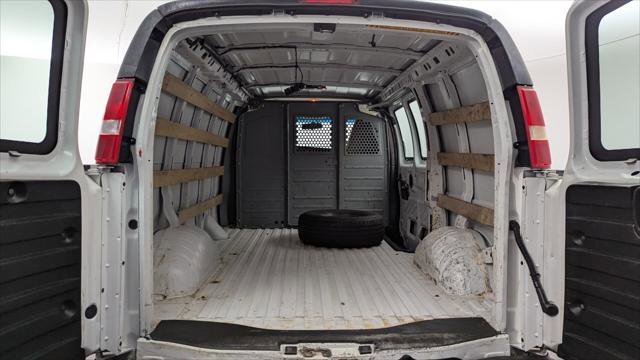 Used 2018 GMC Savana 2500 w/ Driver Convenience Package RWD image 16
