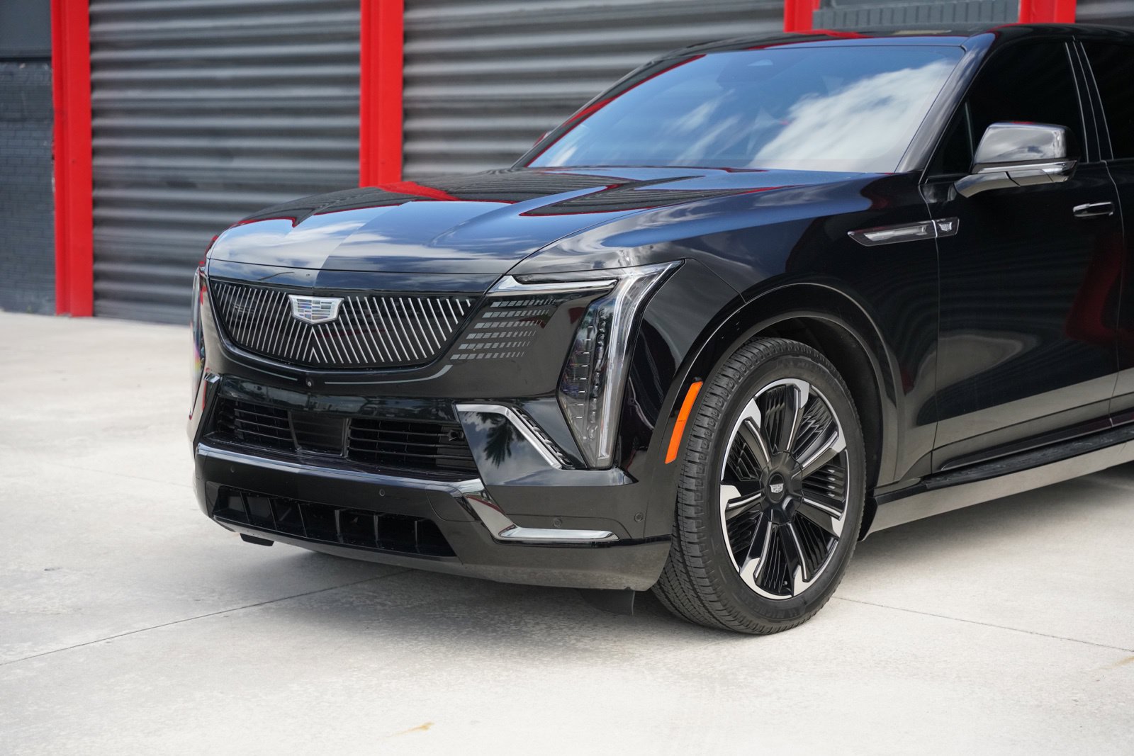 Used 2025 Cadillac Escalade IQ Sport 2 AWD/4WD image 2