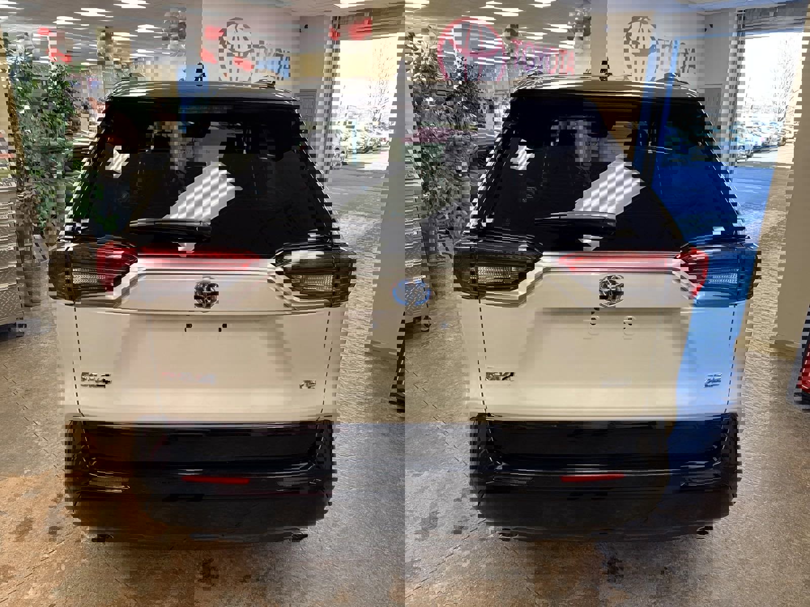 Used 2021 Toyota RAV4 XSE image 10