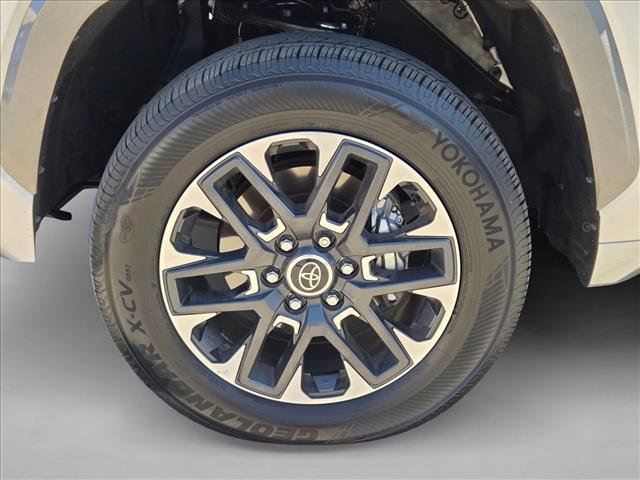 Used 2024 Toyota Tundra Limited AWD/4WD image 22