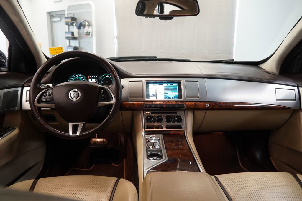 Used 2012 Jaguar XF Portfolio image 10