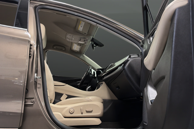 Used 2019 Buick Envision Essence AWD/4WD image 24