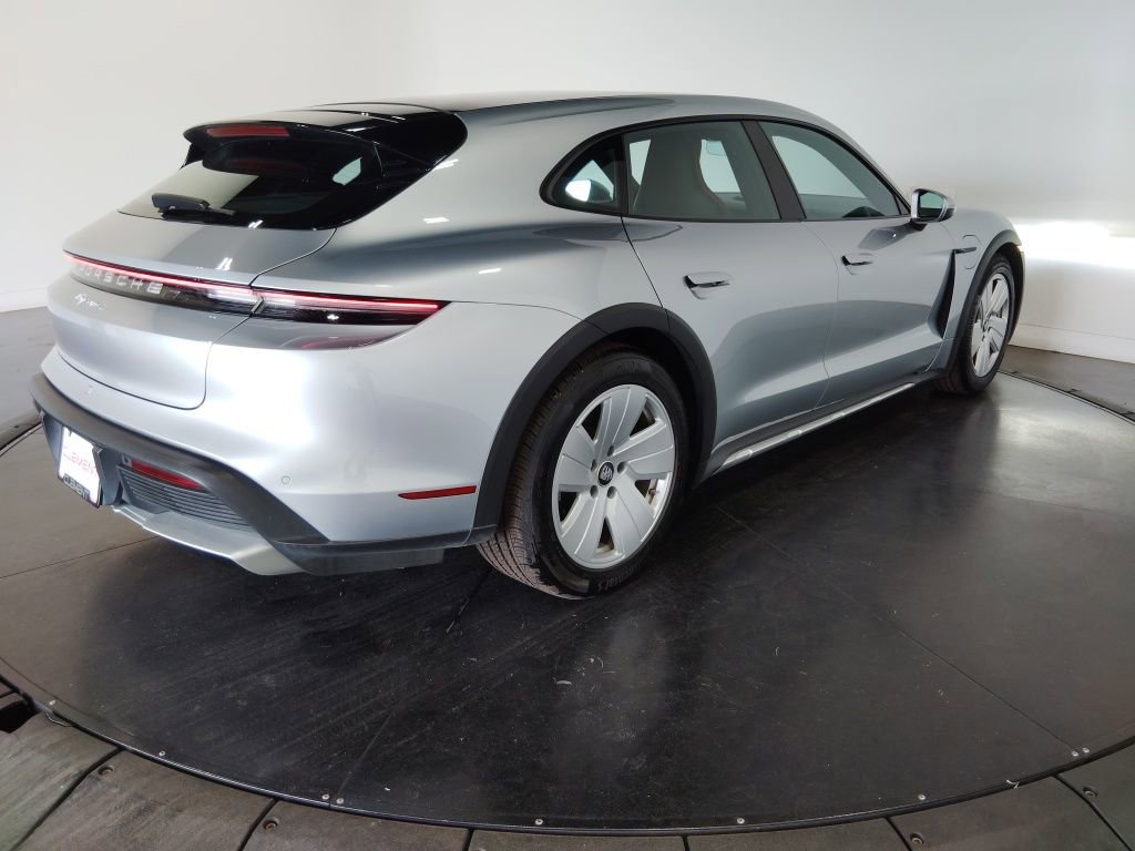 Used 2022 Porsche Taycan 4 Cross Turismo AWD/4WD image 5