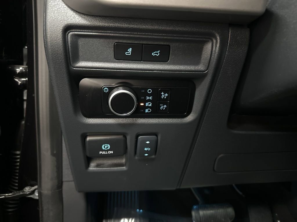 Used 2024 Ford Expedition XLT AWD/4WD image 34