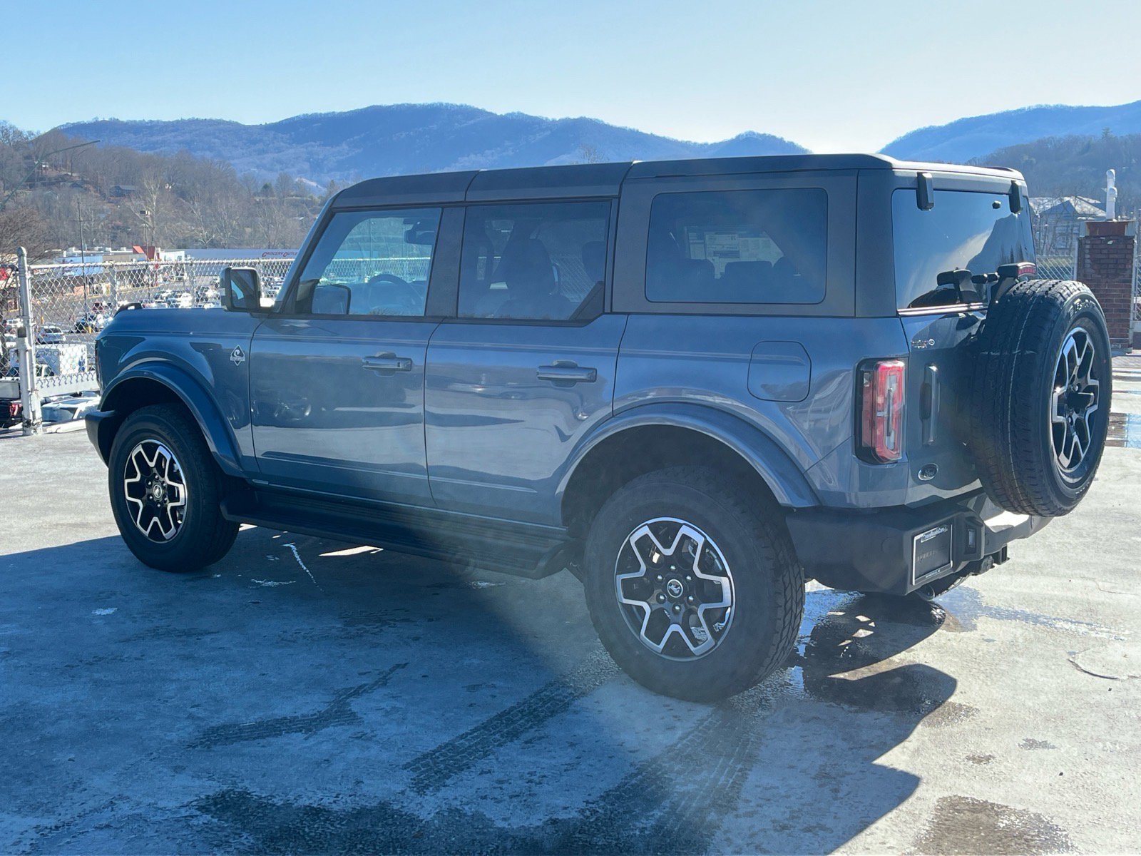 New 2025 Ford Bronco Outer Banks AWD/4WD image 4