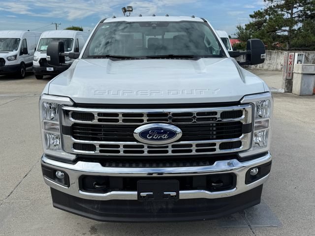 New 2026 Ford F350 XL w/ XL Chrome Package AWD/4WD image 2