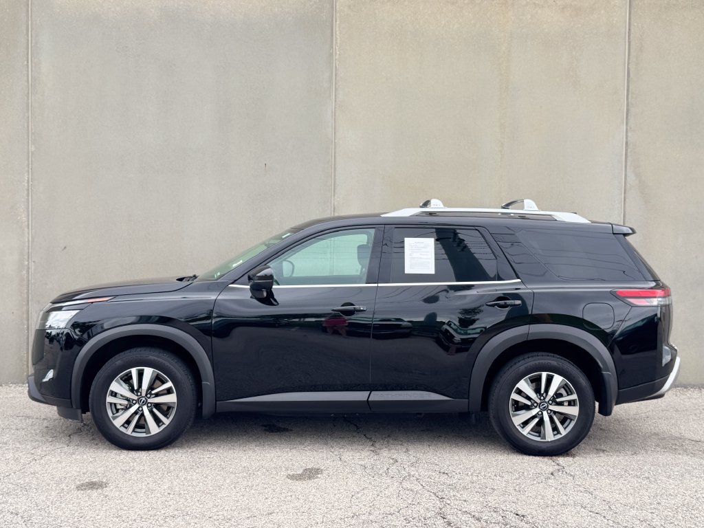 Used 2025 Nissan Pathfinder SL FWD image 36