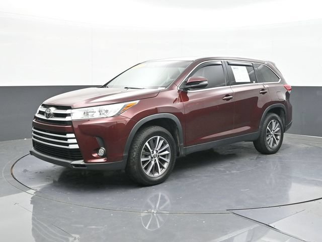 Used 2019 Toyota Highlander XLE FWD image 4