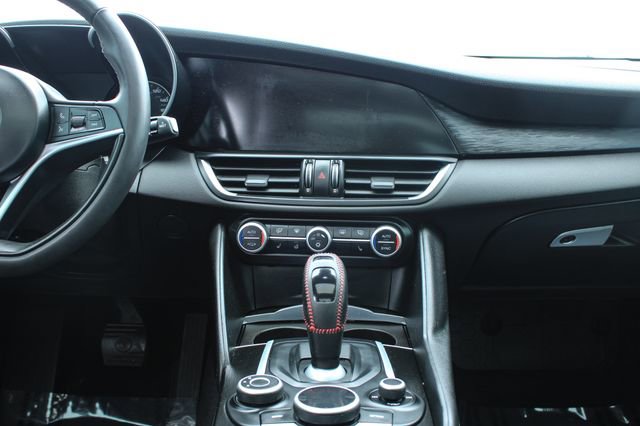 Used 2017 Alfa Romeo Giulia Sprint w/ Cold Weather Package image 17
