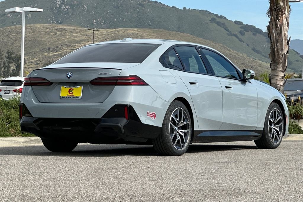 Used 2024 BMW i5 eDrive40i w/ M Sport Package image 3