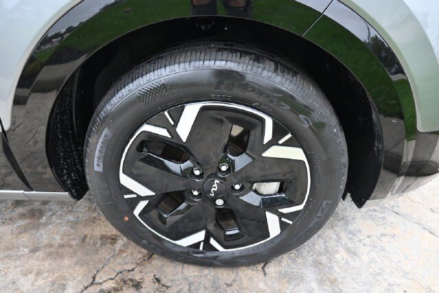 Used 2023 Kia Niro Wind w/ Wind Preserve Package FWD image 11