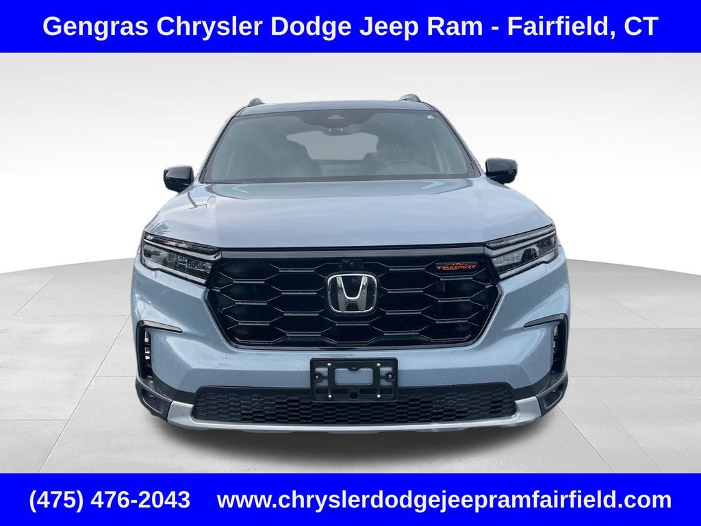 Used 2023 Honda Pilot TrailSport image 2