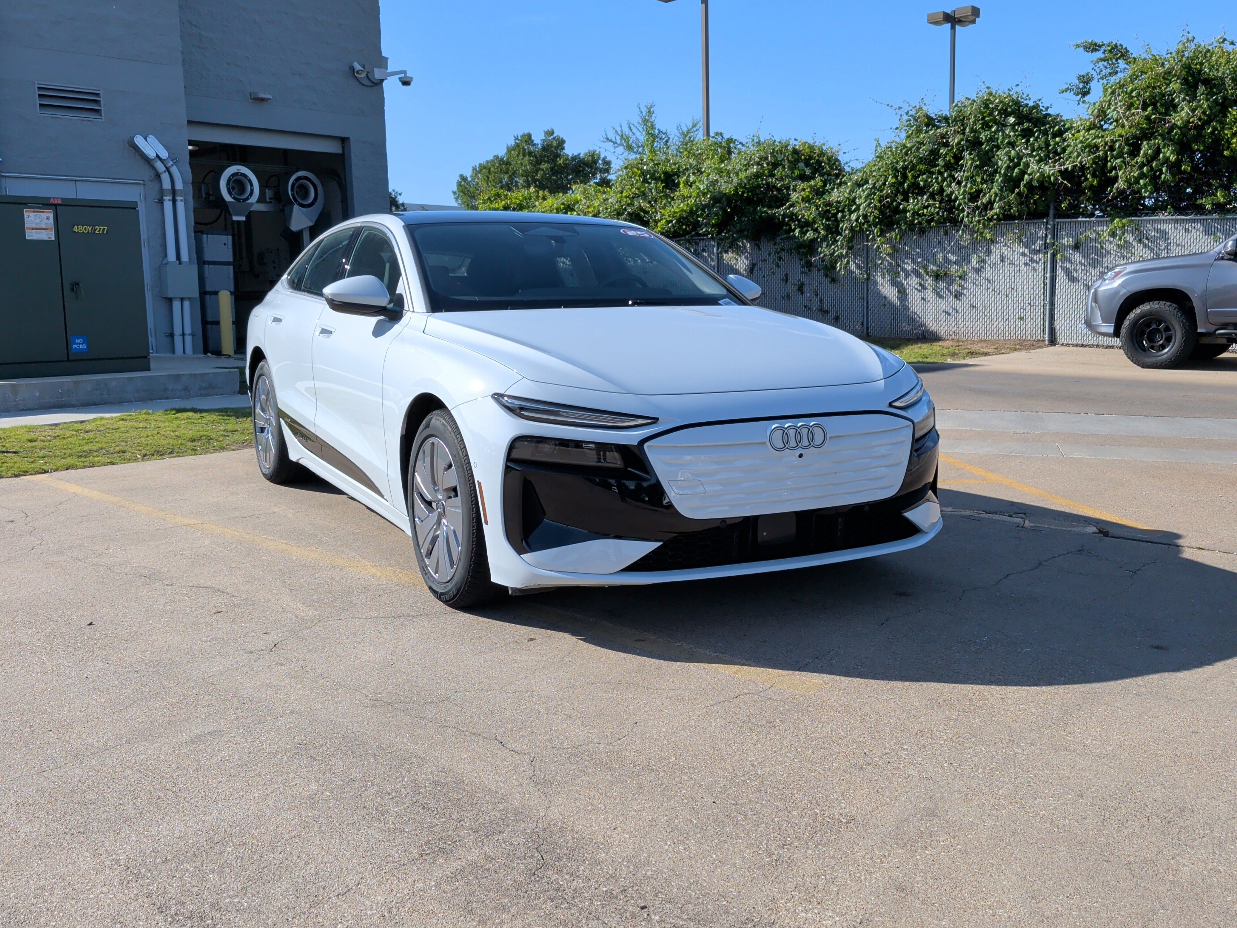 Used 2025 Audi A6 e-tron Premium w/ Ultra Package AWD/4WD image 2