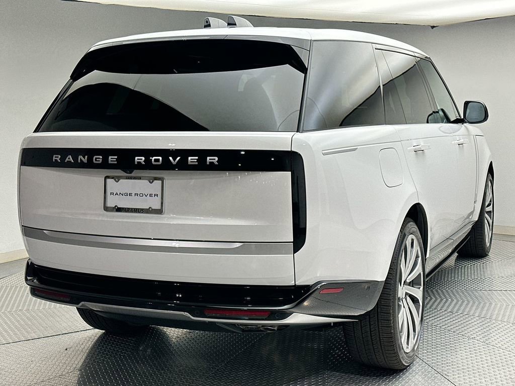 New 2025 Land Rover Range Rover Long Wheelbase Autobiography image 3