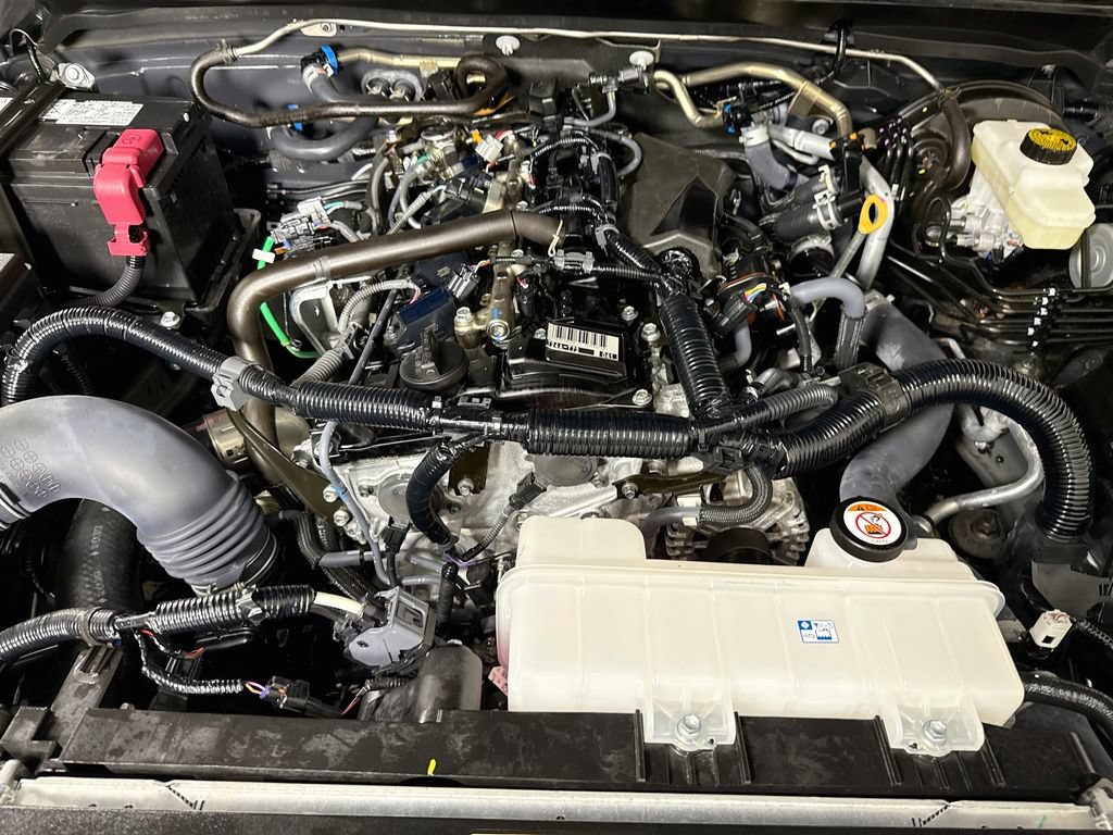 Certified 2025 Toyota Tacoma TRD Off-Road AWD/4WD image 34