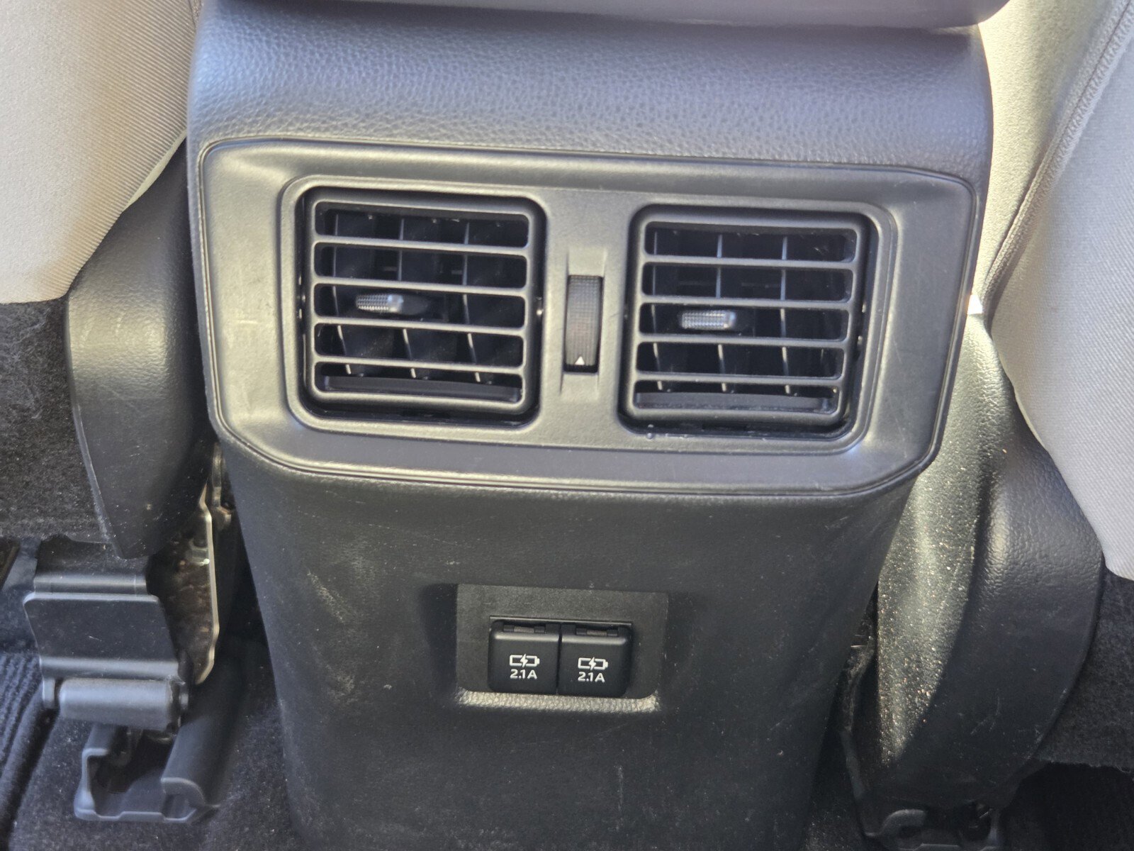 Used 2019 Toyota RAV4 XLE image 12