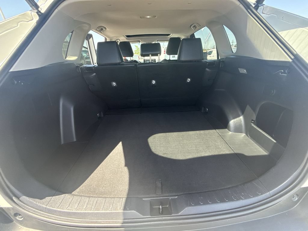 Used 2021 Toyota RAV4 XLE Premium FWD image 19