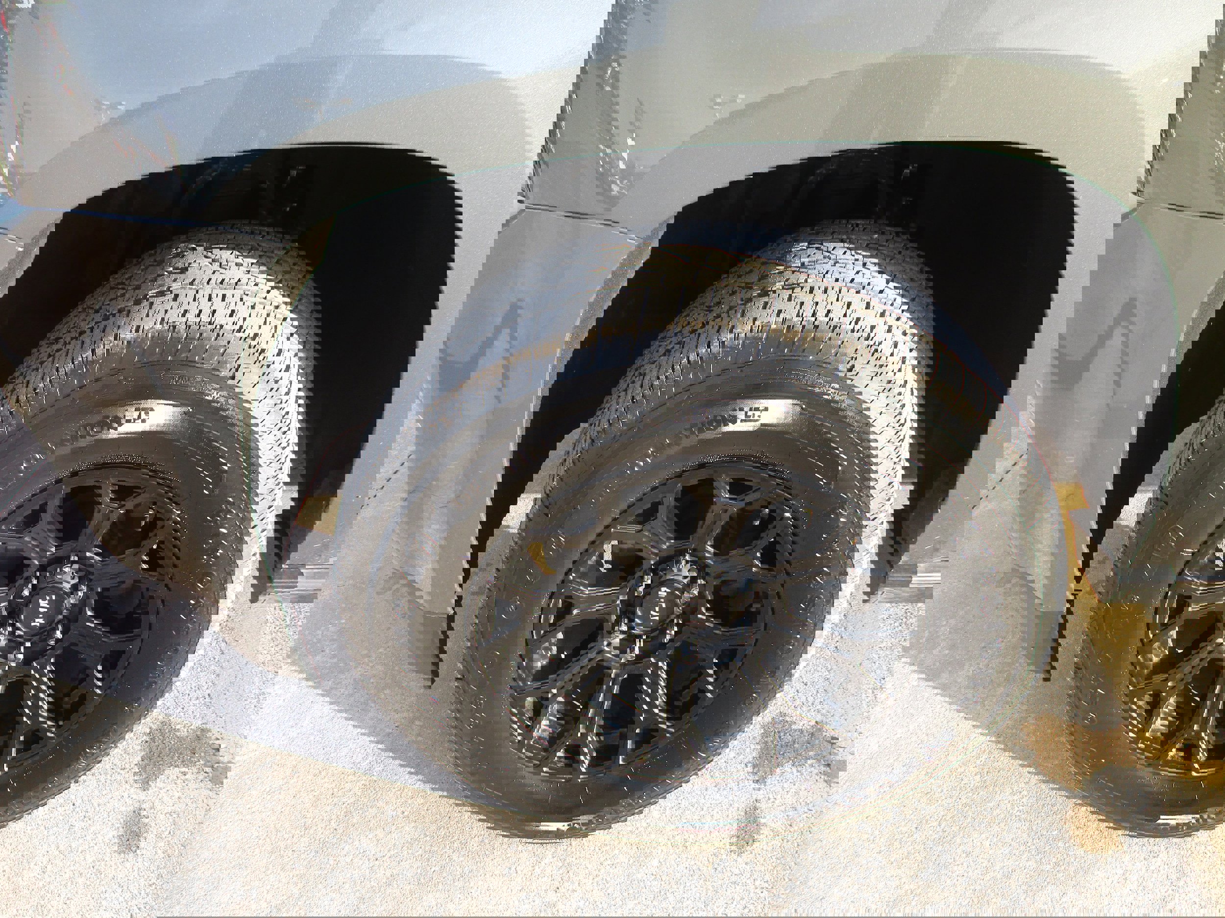 Used 2018 GMC Yukon Denali image 3