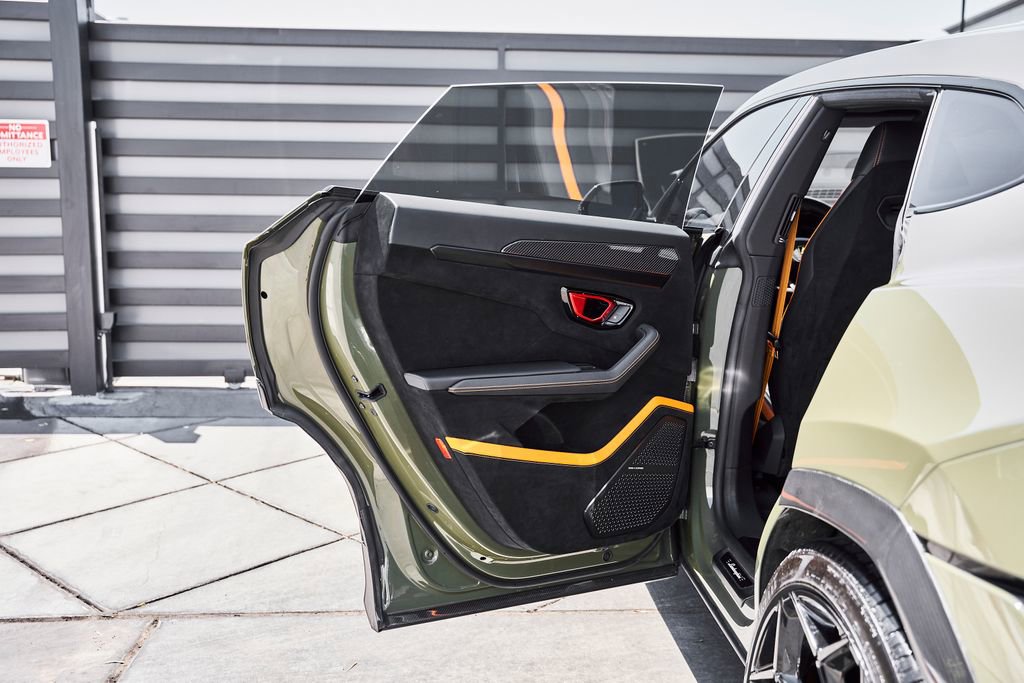 Used 2023 Lamborghini Urus Performante AWD/4WD image 35