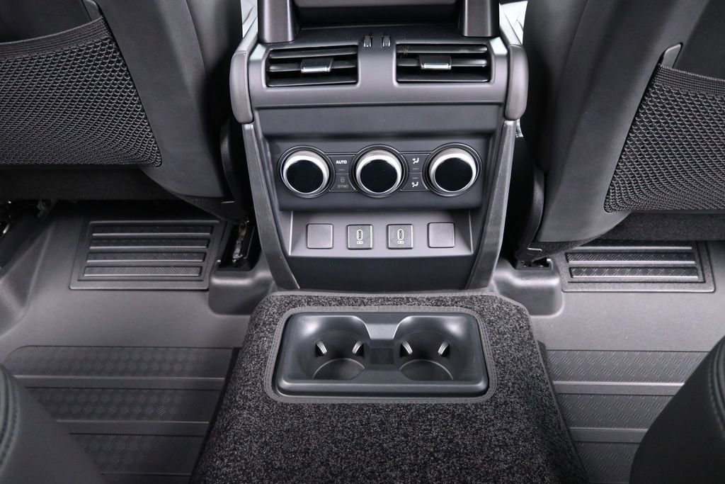 New 2026 Land Rover Defender 130 X-Dynamic SE AWD/4WD image 23