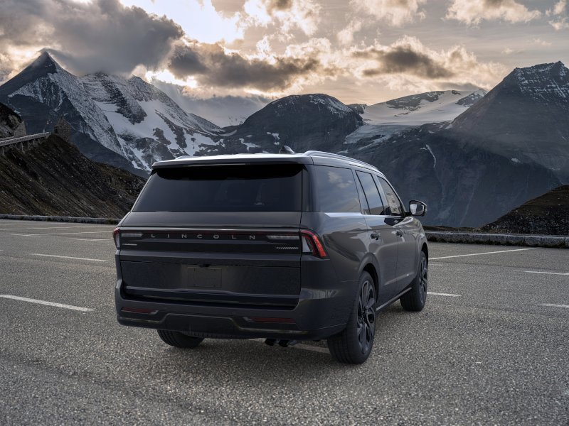 New 2026 Lincoln Navigator Black Label AWD/4WD image 8