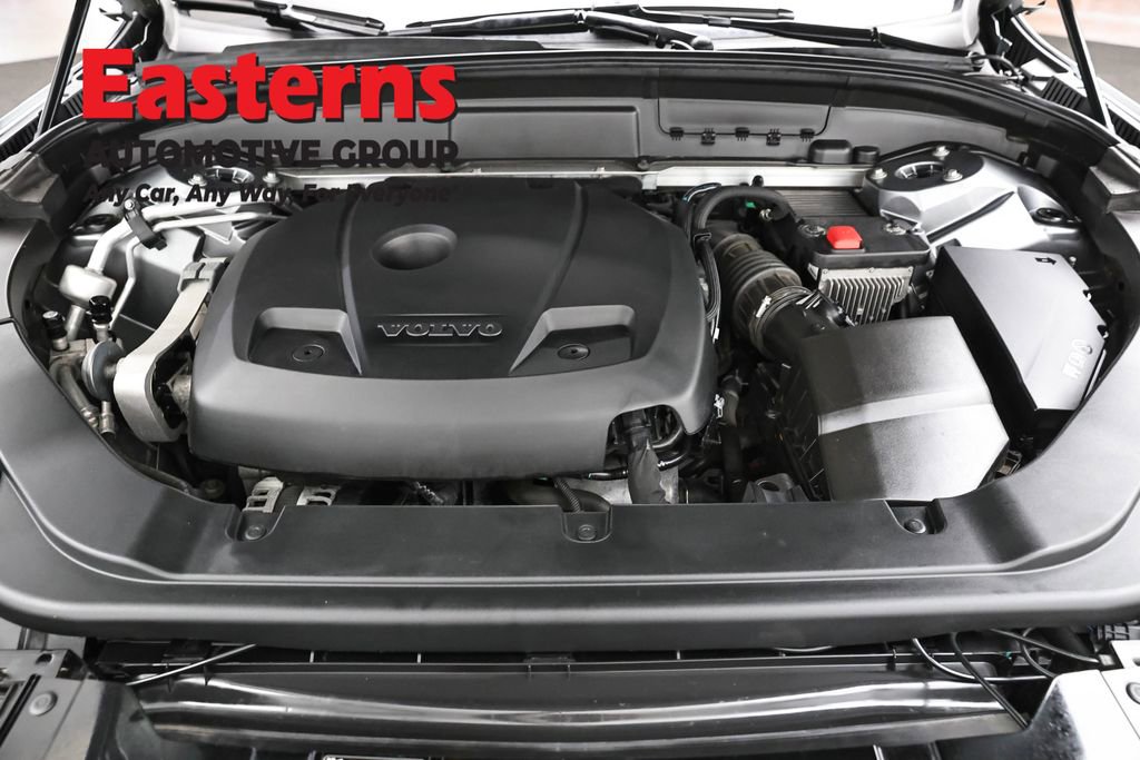 Used 2019 Volvo XC60 T6 Momentum w/ Premium Package image 7