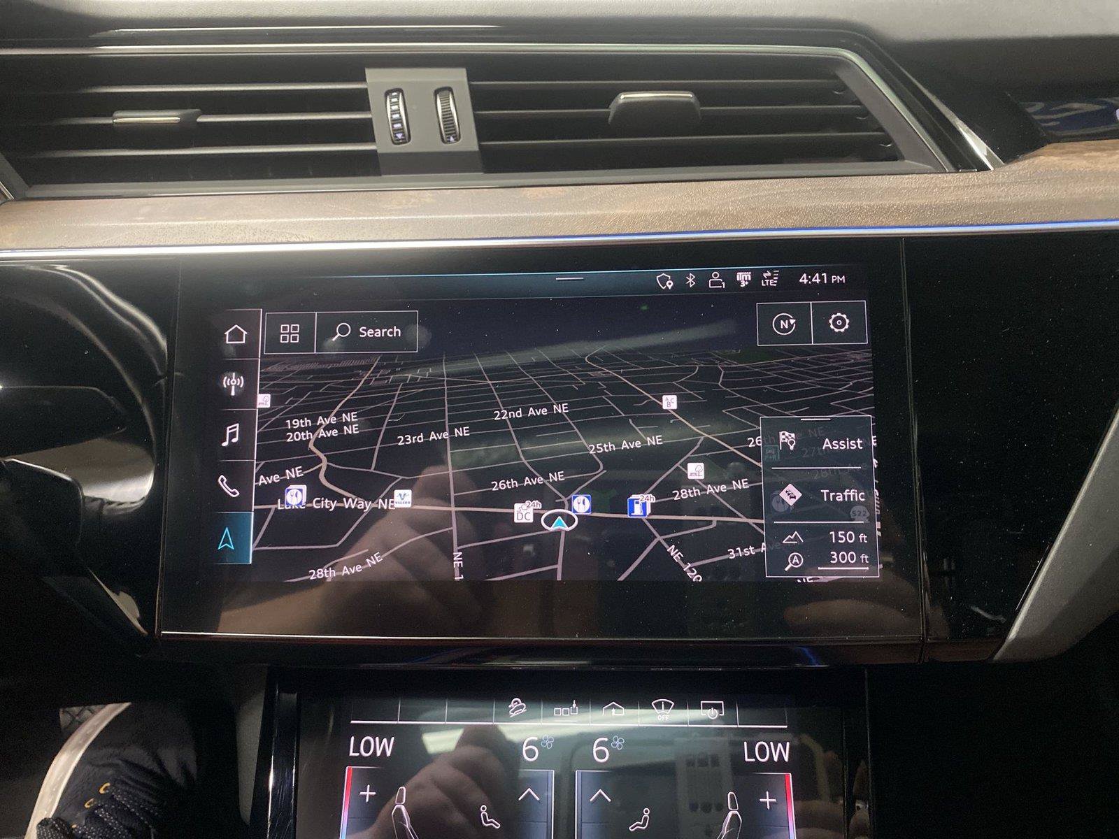 Used 2019 Audi e-tron Prestige w/ Prestige Package AWD/4WD image 24