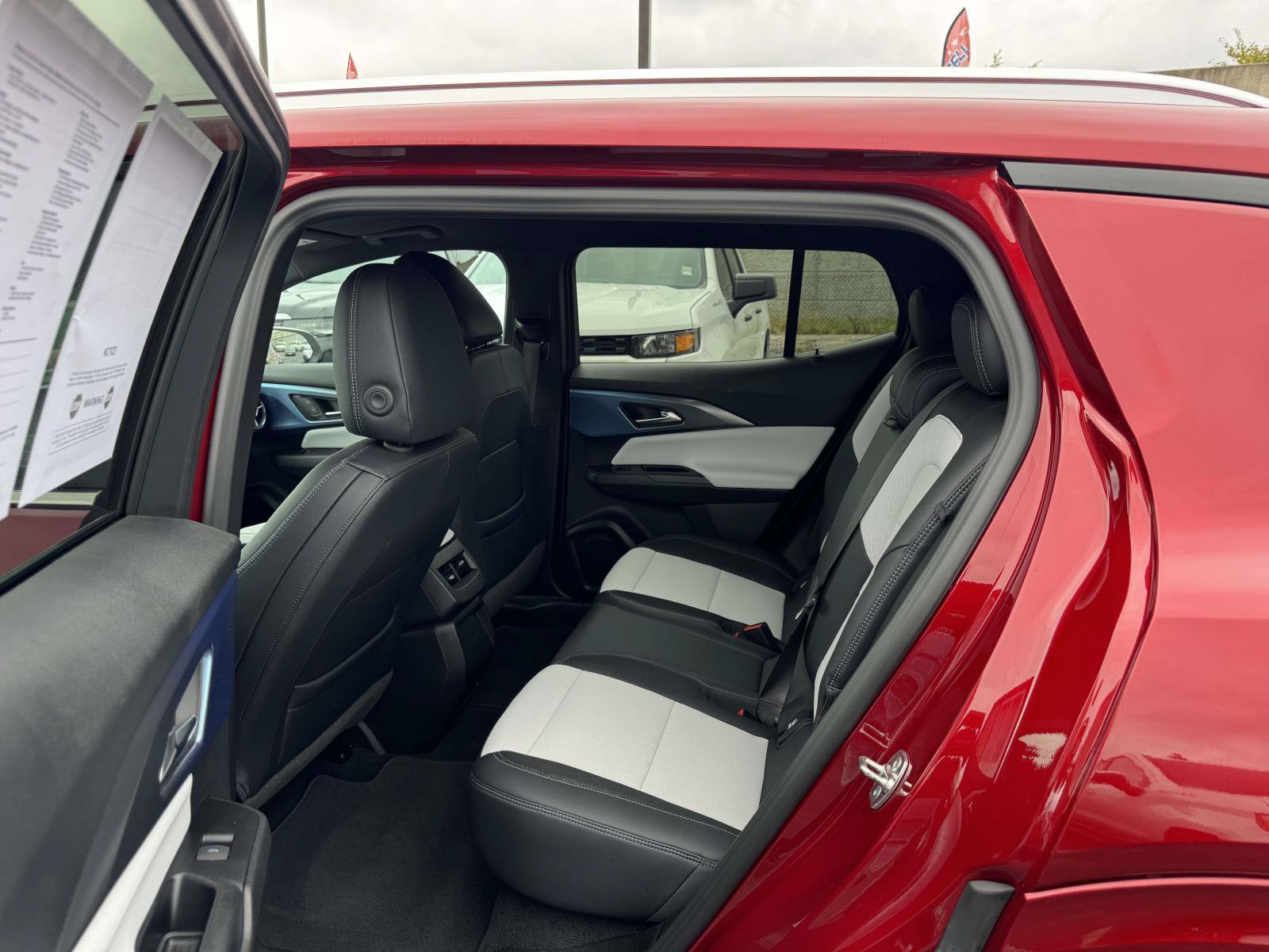 Used 2024 Chevrolet Equinox EV LT AWD/4WD image 22
