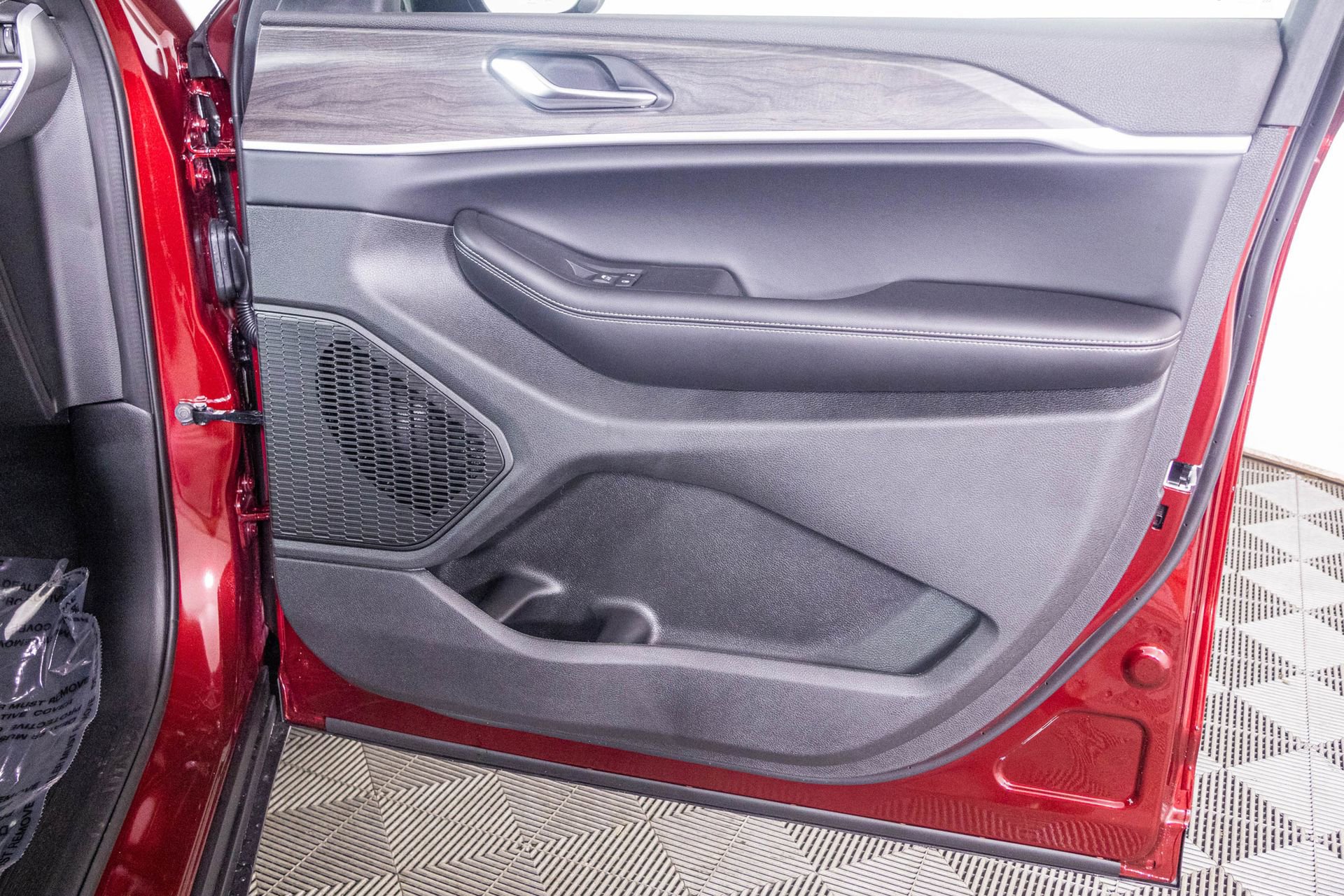 New 2025 Jeep Grand Cherokee Limited image 36